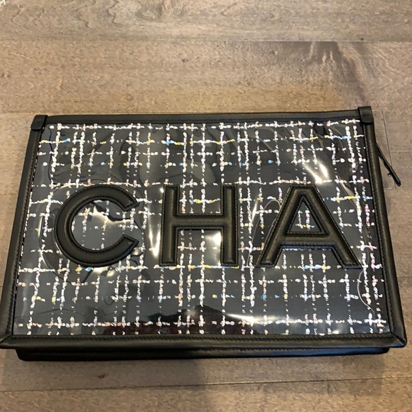 CHANEL Handbags - Chanel O case
